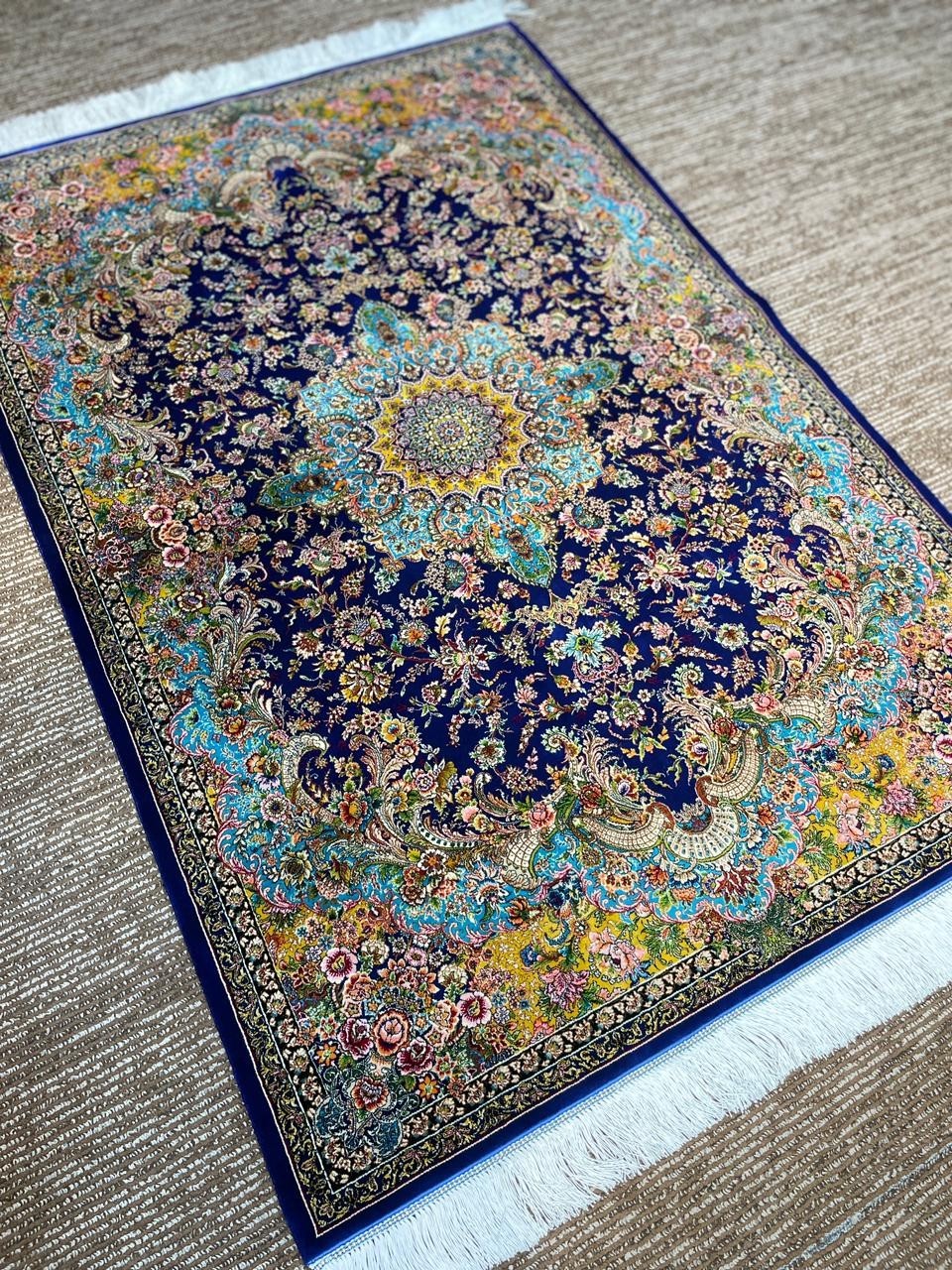 Silk Rug 3 x 5 Feet High Quality Floral Medallion Design Soft 91 x 152 cm gallery