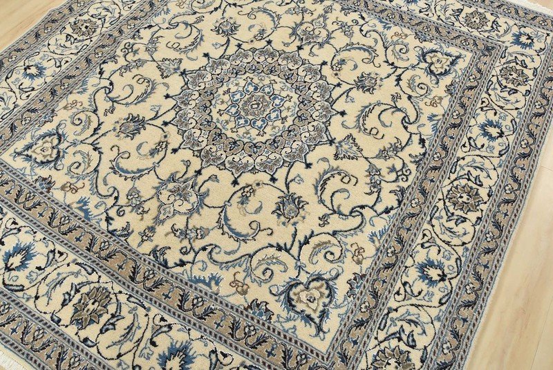 Nain Rug 6’4” x 6’10” Ivory Wool Vintage Traditional Hand-Knotted Carpet gallery