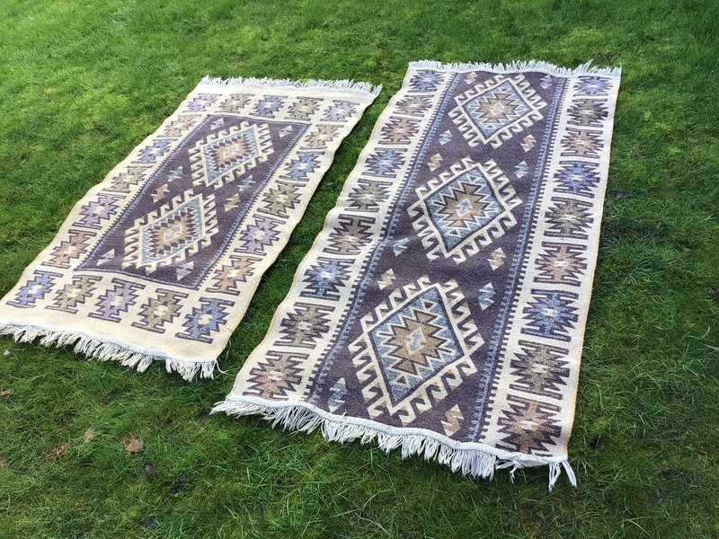 PAIR VINTAGE MAT RUG OLD CARPET LOVELY DESIGN REVERSIBLE AZTEC STYLE RUGS X 2 gallery