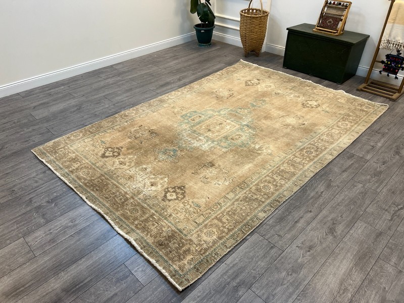 Persian Rug, Handmade Rug, Living Room Rug, Bedroom Rug, Wool Rug, 6.2 x 9.4 ft gallery