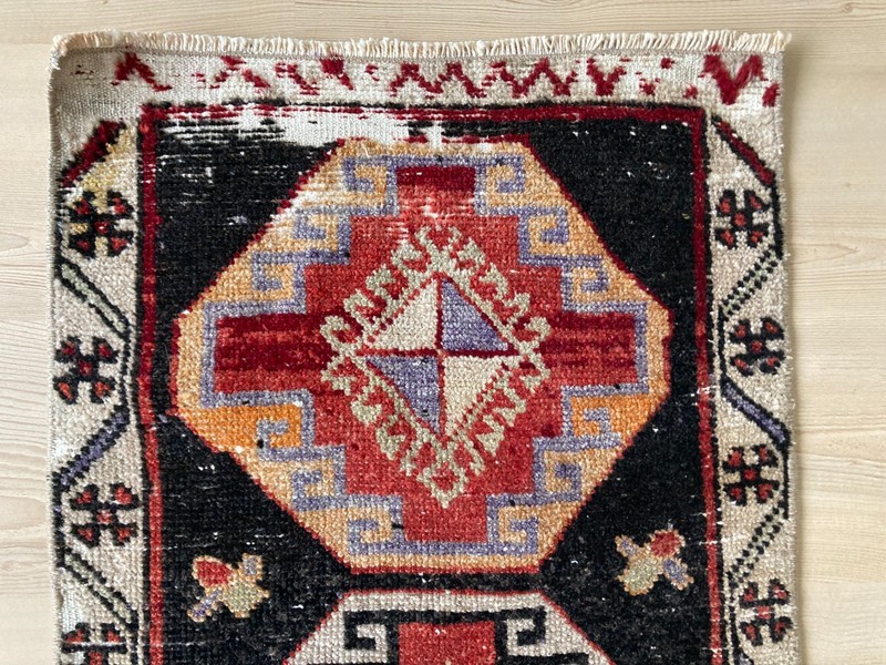Black rug, Turkish rug, Vintage Rug, Wool rug, Small rug, Doormat, 1.7 x 3.2 ft gallery