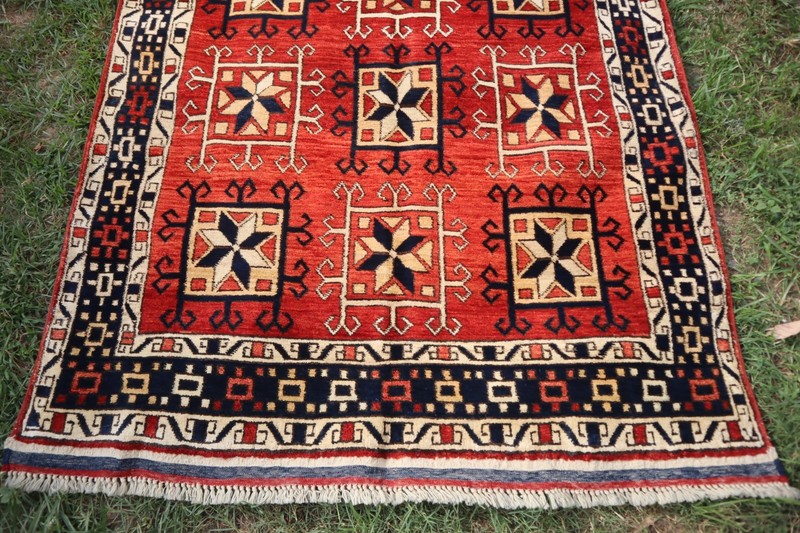 COLLECTORS' ITEM Stunning Vintage Natural Vegetable Dye Caucasian Shirvan Carpet gallery