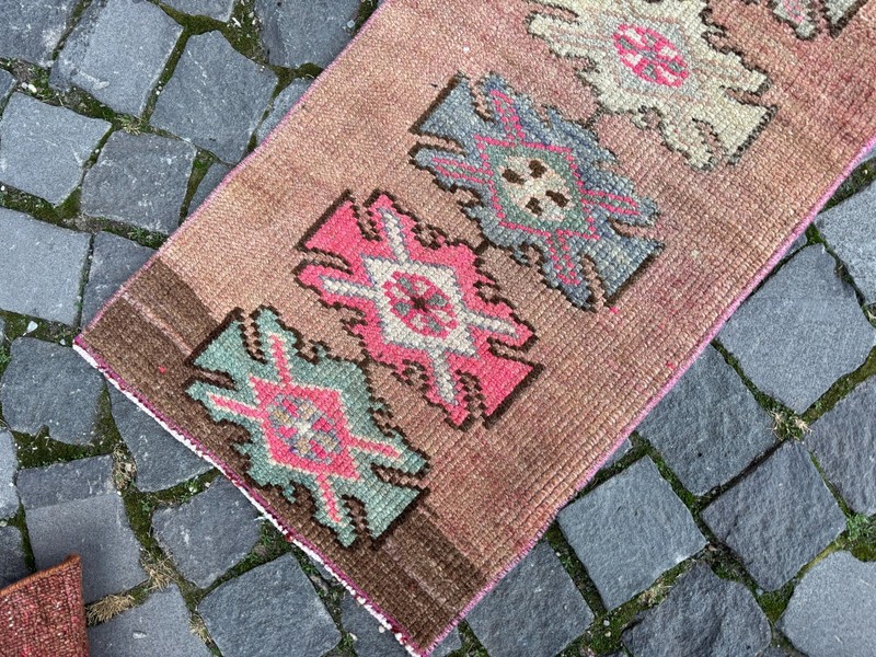 Carpet, Turkish rug, Vintage rug, Handmade rug, Runner, Wool | 1,4 x 9,8 ft gallery