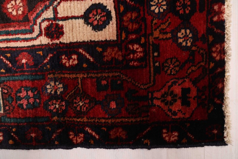 Vintage 4'10" x 9'4" Traditional Hand Knotted Vegetable Dye Wool Area Rug gallery