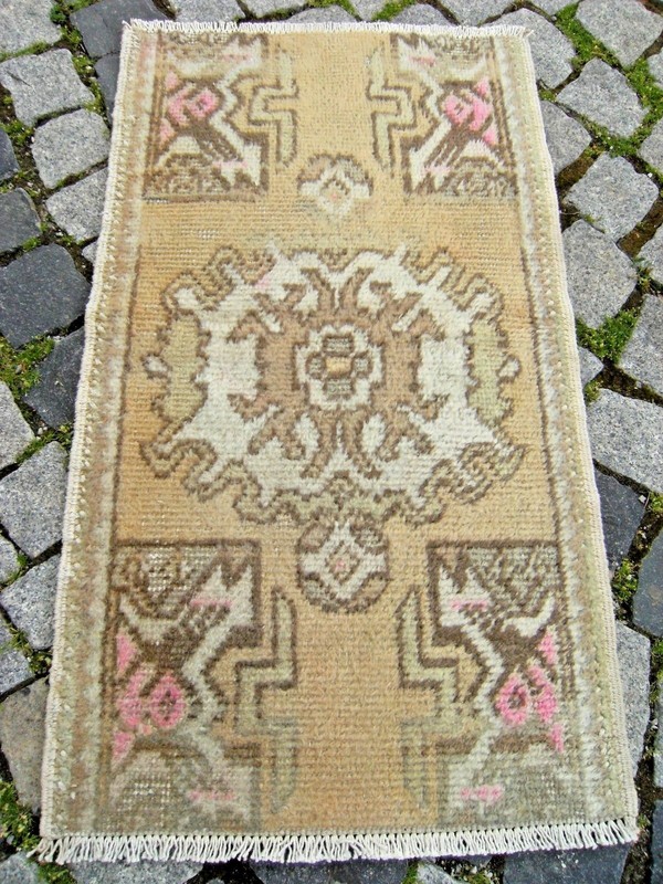 Vintage Small Rug 18'' X 32'' Muted_Color Anatolian Low Pile OUSHAK Yastik Rug gallery