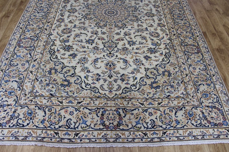 A good example of a Keshan carpet with fine floral design 300 x 197 cm gallery
