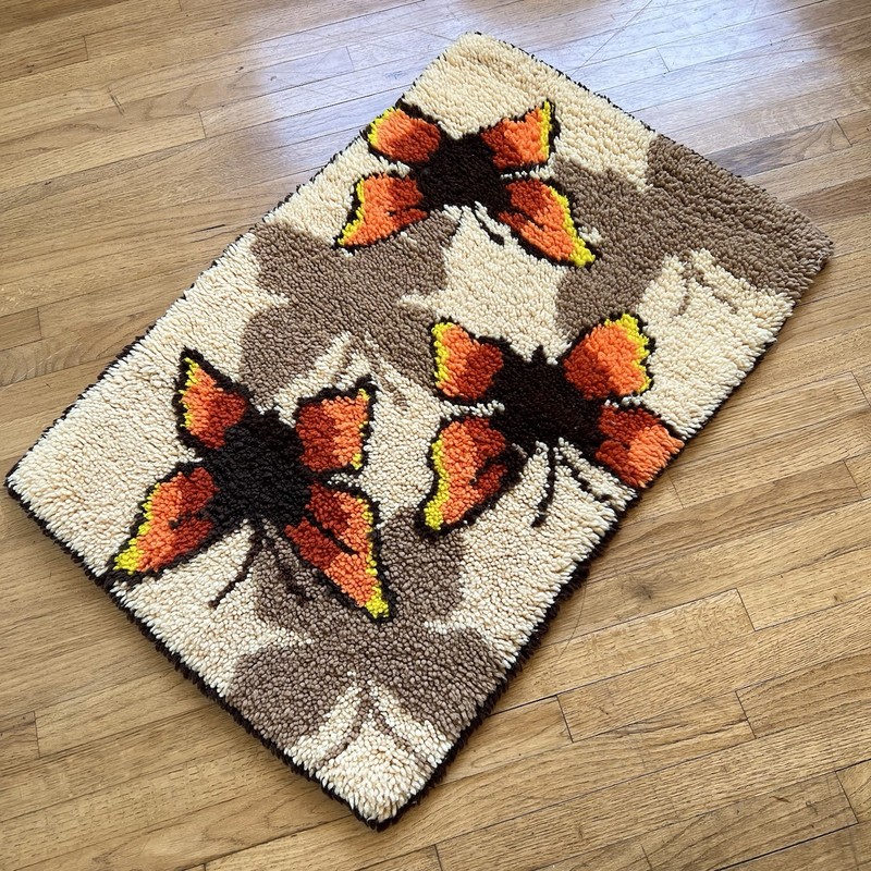 ✨Mid Century Hippie Butterfly Swag Rug Vintage 1970s gallery
