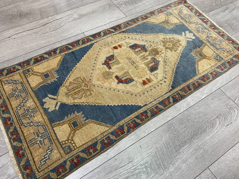 Turkish Vintage Rug Handwoven Blue Beige Small Medallion Doormat 1.6x3.5 ft gallery