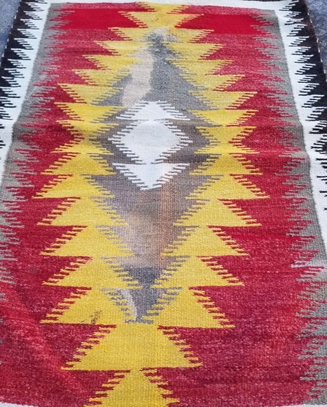 ATTRACTIVE NATIVE antiqu3. Vintage INDIAN NAVAJO RUG gallery