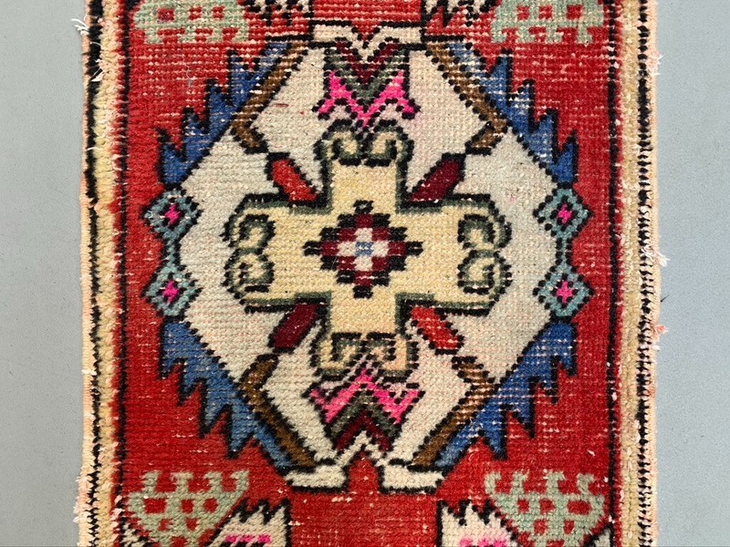 Small Vintage Turkish Rug 92x49 cm, Short Runner, Tribal, Shabby, Mini Carpet gallery