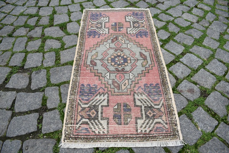 DoorMat Rug,1'6 x 3'1 ft,Turkish Rug, Vintage,Bohemian Rug, Anatolian Oushak Rug gallery