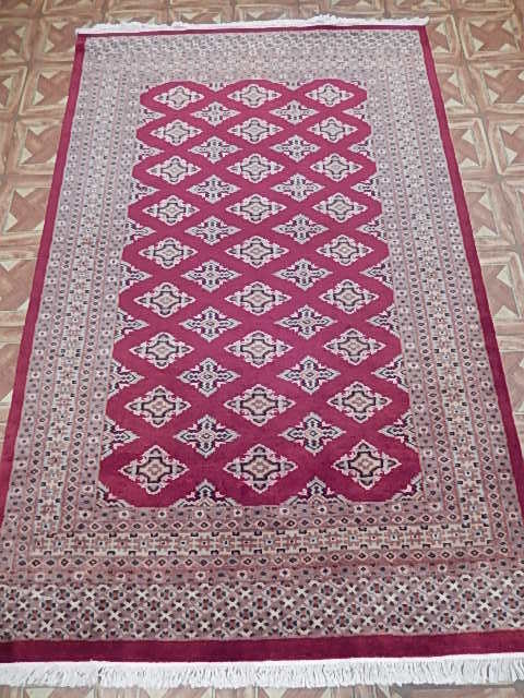 4' 1'' x 6' 5'' Diamond-Shaped Handmade Courage Symbol Transitional Rug B-78155
