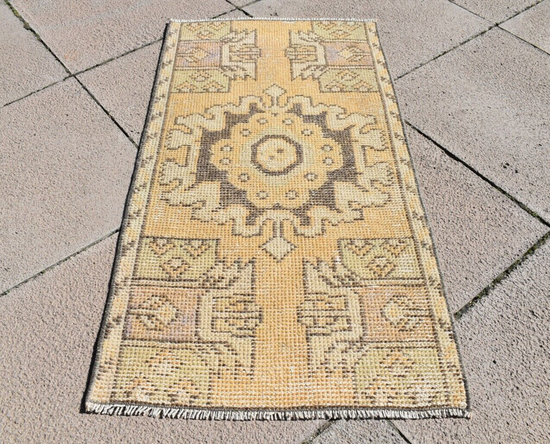 Vintage Turkish Rug 18'' x 33'' Muted Dye Oushak Rug Hand-knotted Wool Rug gallery