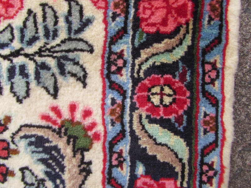 Fine Vintage Hand Made Traditional Rug Oriental Wool White Red Rug 81x63cm gallery