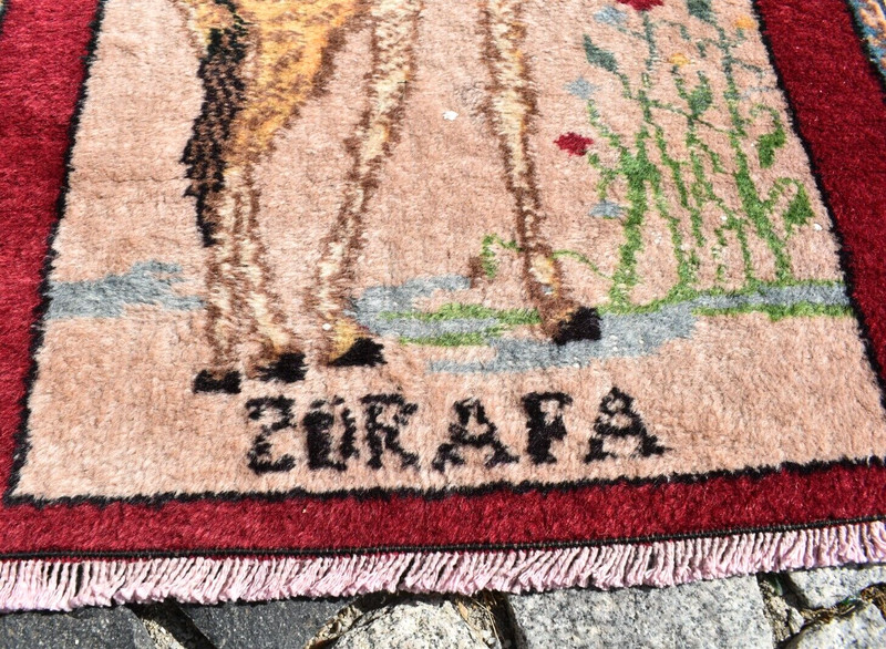 Vintage Wall Decor Rug 1'9'' x 2'9'' ft Animal figure Anatolian Home Decor Rug gallery