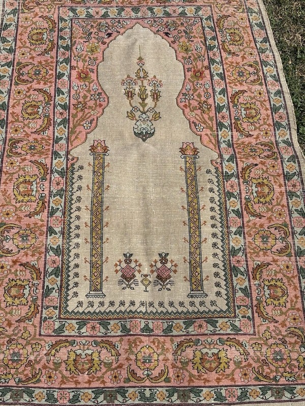 Turkish Silk Rug 2.6 x 4, Medallion, Pink and Ivory, Fine, Silk gallery