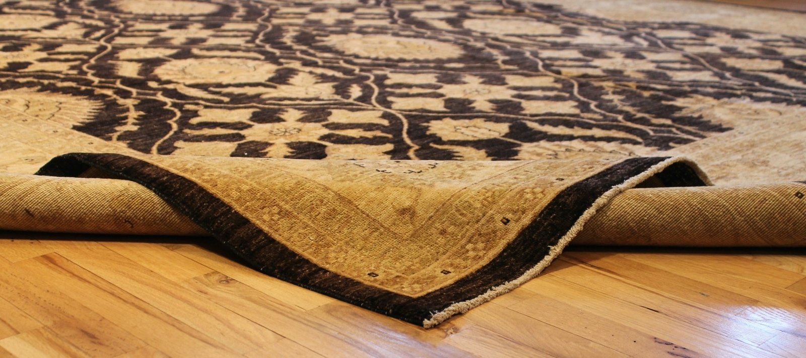 Hand-knotted Rug (Carpet) 10'2X14'3, Agra mint condition gallery