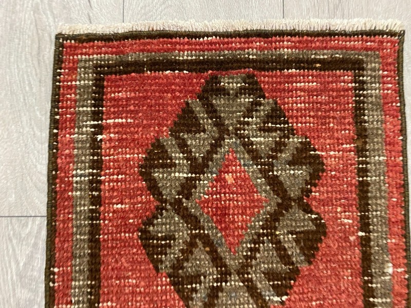 Handwoven Pink Area Rug 1.4x1.4 ft Oushak Floral Small Square Rug gallery