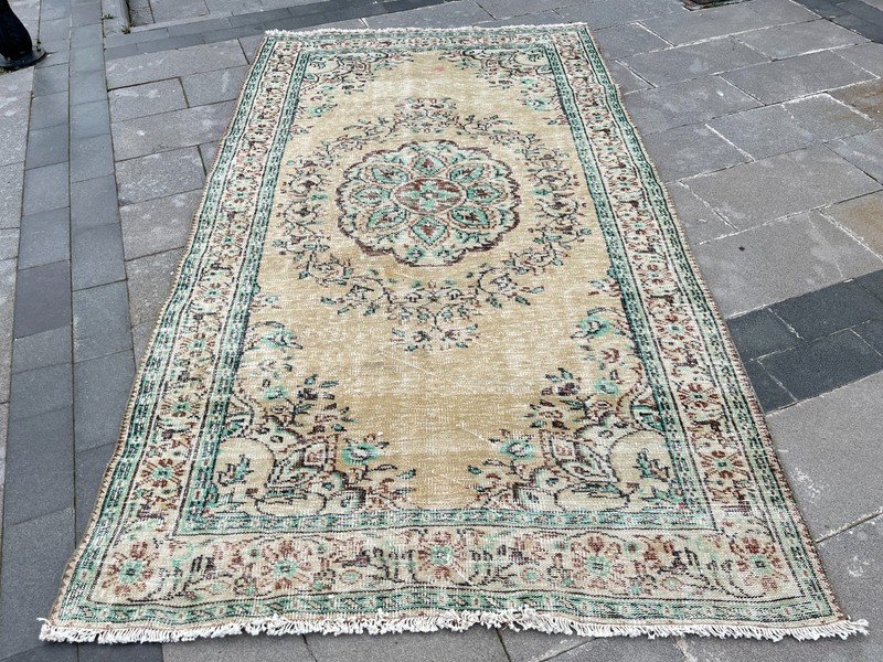 5.1x9.2 Vintage Oushak Rug – Mint Green & Beige Floral Hand-Knotted Turkish Rug gallery