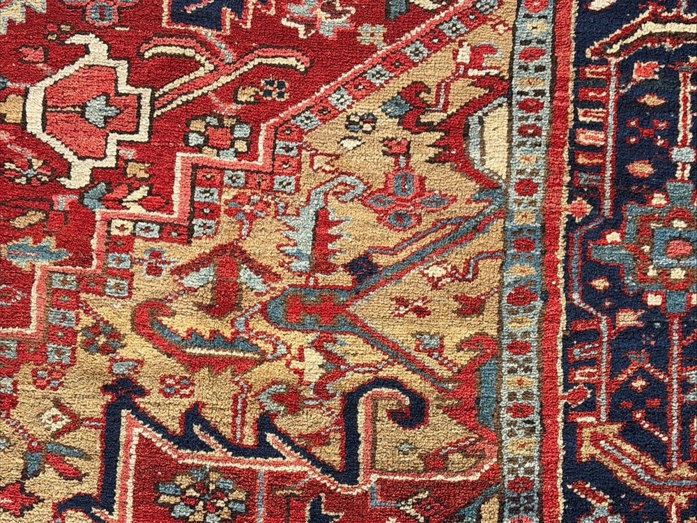 Antique Per'sian Heriz Serapi Rug 7x10