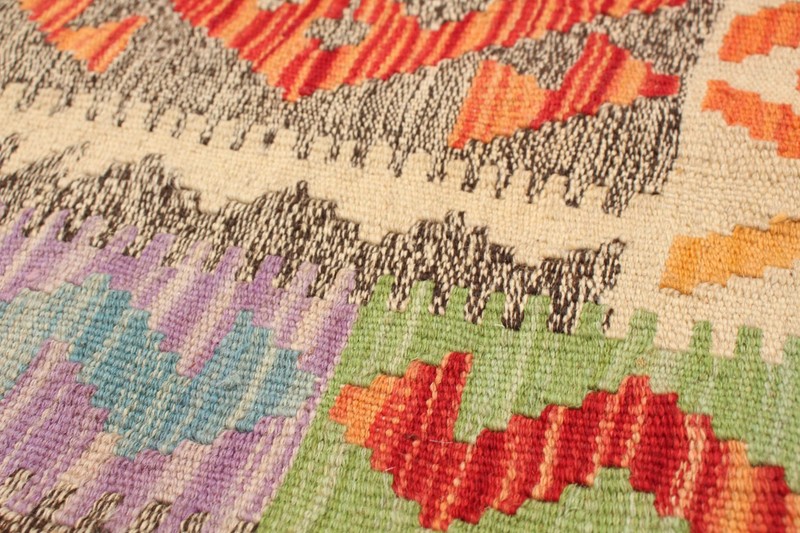 Vintage 4'10" x 6'4" Traditional Wool Hand Woven Oriental Area Rug gallery
