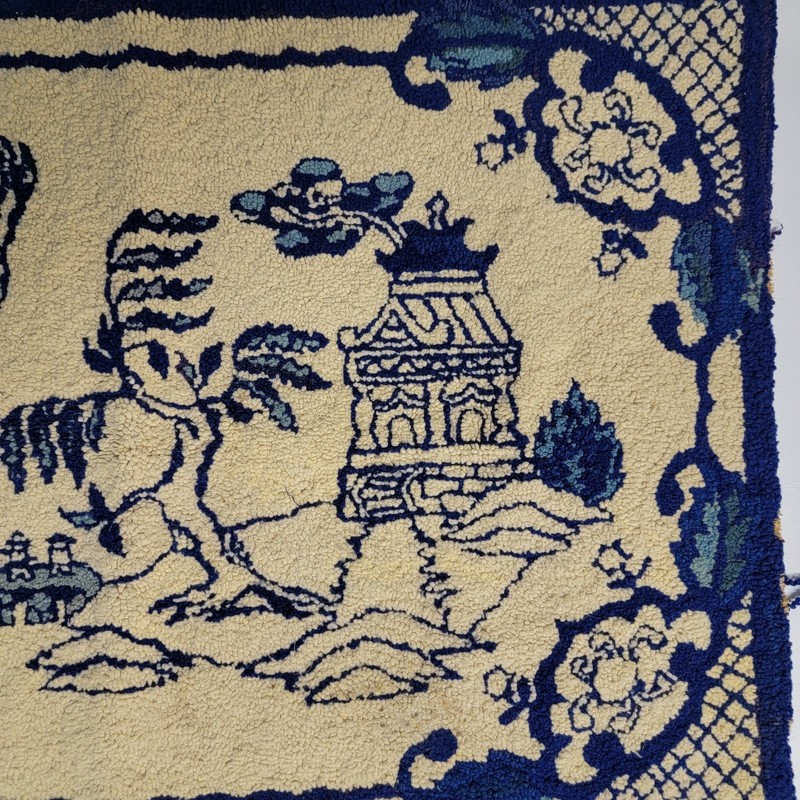 Blue Willow style vintage handmade Rug! 32 x 22 art Asian hooked gallery