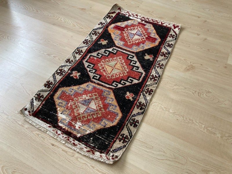 Black rug, Turkish rug, Vintage Rug, Wool rug, Small rug, Doormat, 1.7 x 3.2 ft gallery