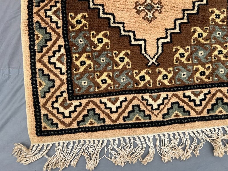 2'7x4'7 ft Turkish Hand Knotted Rug Moroccan Style Tribal Wool Soft Pile Rug gallery