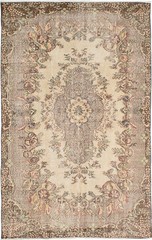 Vintage 5’4″ x 8’7″ Traditional Hand Knotted Vegetable Dye Wool Area Rug