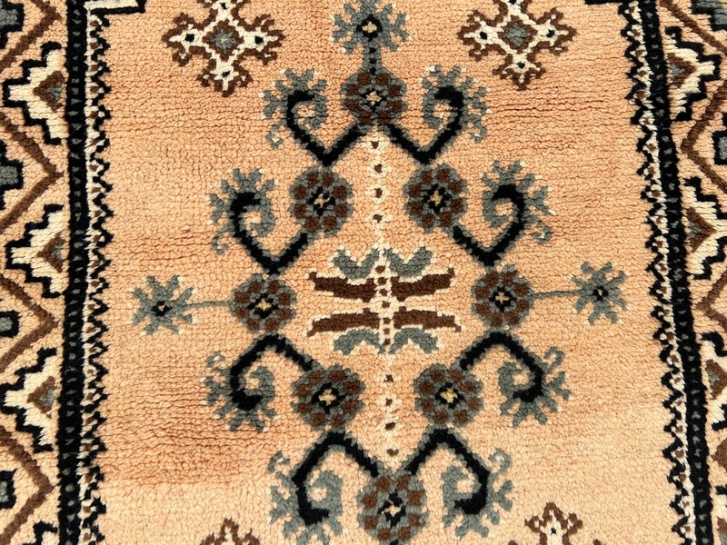 2'7x4'7 ft Turkish Hand Knotted Rug Moroccan Style Tribal Wool Soft Pile Rug gallery