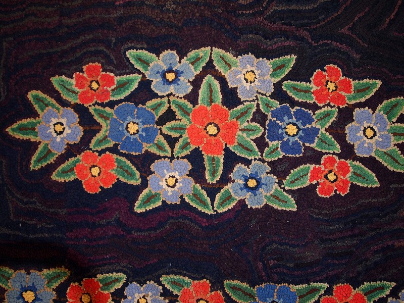Handmade antique American Hooked rug 3.4' x 5.4' (103cm x 166cm) 1920s - 1C677 gallery