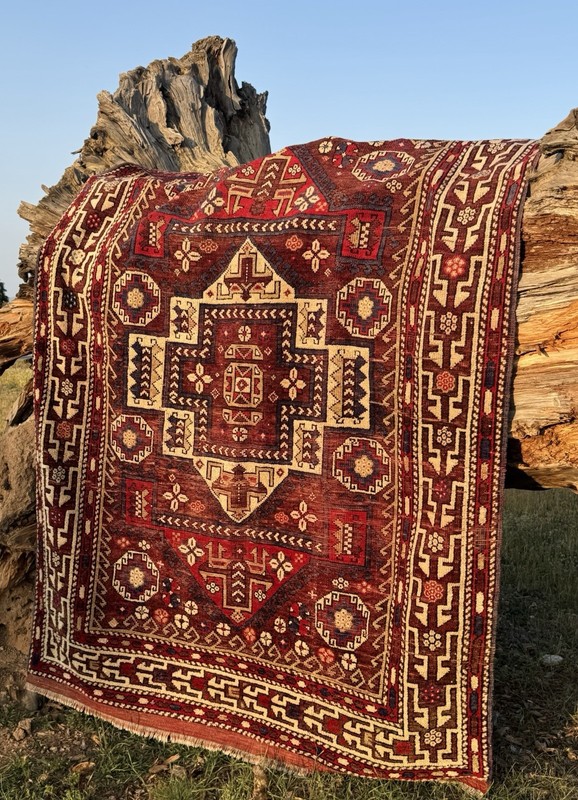 Handmade naturally-dyed Yahudere halısı from Balıkesir Turkey - 194cm x 260cm gallery