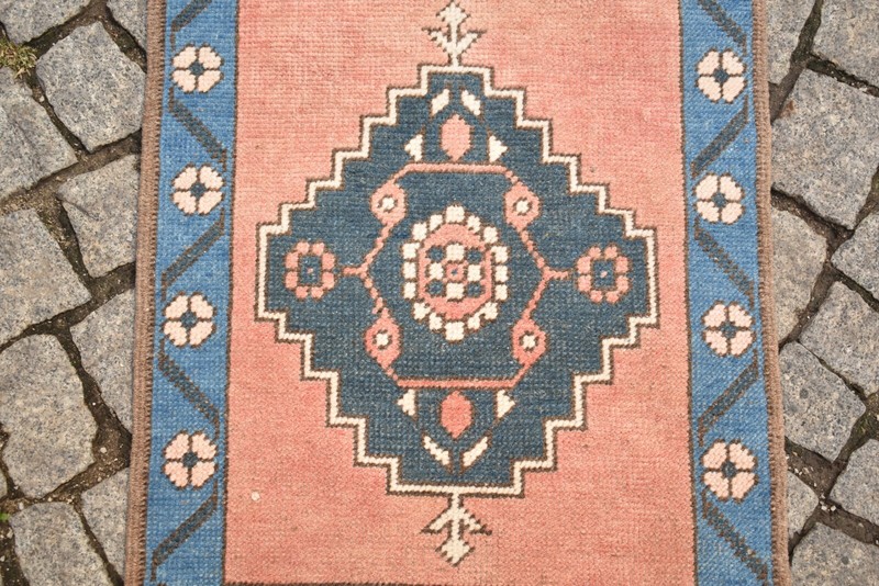 TURKISH RUG 21'' x 25'' VINTAGE ANATOLIAN HAND KNOTTED OUSHAK RUG MUTED DYE RUG gallery