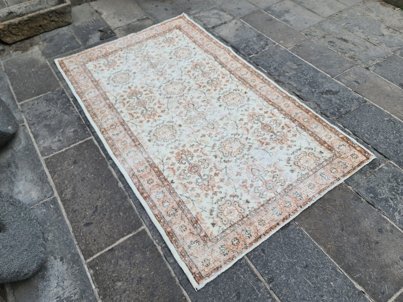 Vintage Turkish Oushak Rug 4x6.7 Ft Distressed Anatolian Medallion Farmhouse gallery