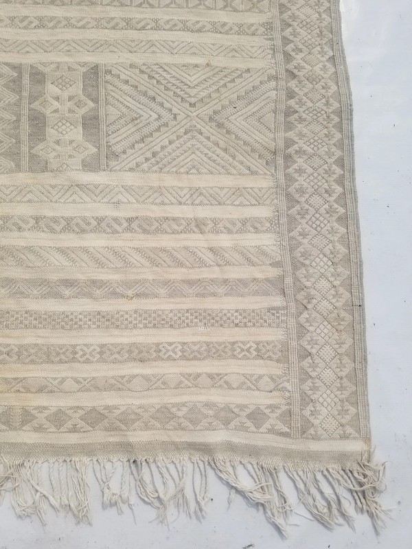Vintage Traditional Handmade Moroccan Wool Beige Kilim 7.2x4.7ft gallery