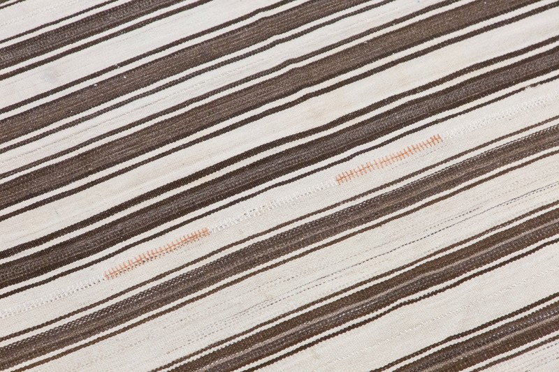 Vintage Minimalist Turkish Kilim Rug 225x330 cm (7.4x10.8 ft) | Handwoven gallery