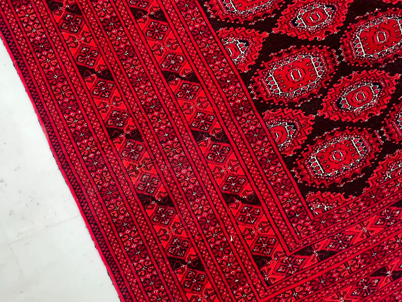 COLLECTORS' ITEM Vintage Natural Vegetable Dye Sarouq Alti BolakTurkoman Carpet gallery