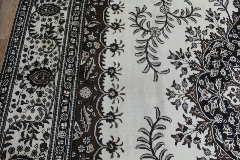 Large Handmade Oriental Wool Rug 400 x 310 cm (13’1” x 10’2”) Floral Medallion gallery