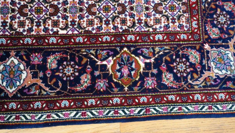 Superb Chinese Silk & Wool Hand Knotted 4' x 6'2" Premium Quality Oriental Rug gallery