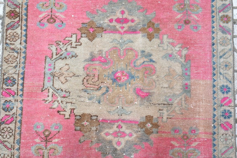 Turkish Rug 27'' x 25'' Vintage Small Rug Anatolian Oushak Wool Low Pile Rug gallery