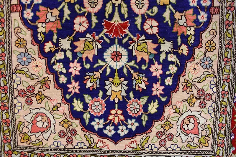 One of a Kind Master Piece Turkish Hereke silk rug signed by the maker 90 x 62cm gallery