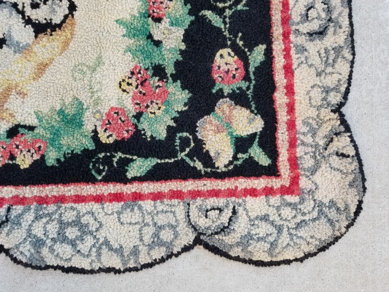 Vintage Hand Hooked Wool Scallop French Country Red Black Rooster Rug 24" x 35" gallery