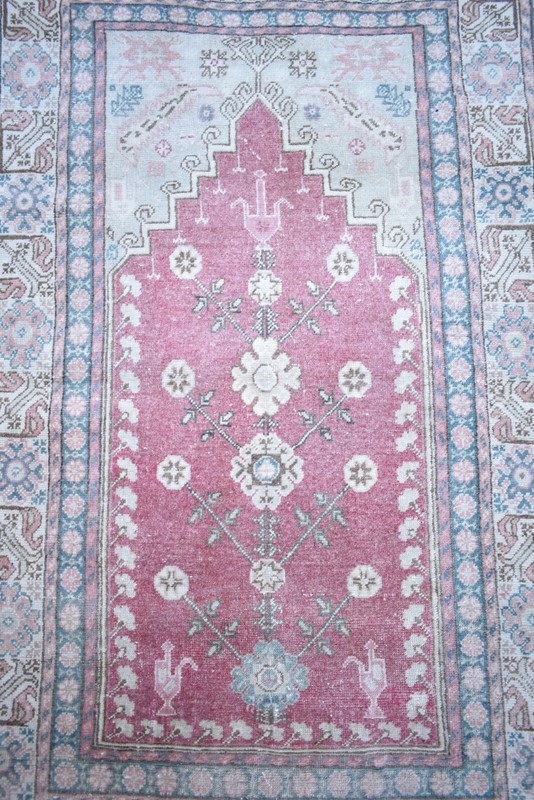 Turkish Rug 34'' x 55'' Vintage Anatolian Oushak Low Pile Carpet Prayer Design gallery
