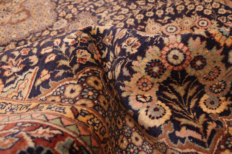Vintage 4'5" x 6'11" Traditional Hand Knotted Vegetable Dye Wool Area Rug gallery