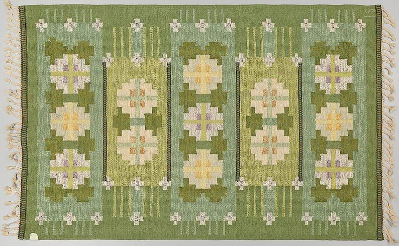Handmade Flat-Weave Dhurrie – Vintage Charm in Fresh Green Tones gallery