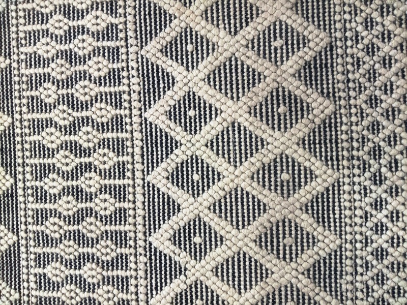 3.3x5,4x6,6x9,5x6.7,2.6x4,2.3x5 Handmade Black Ivory Hand-Woven Area Rug gallery