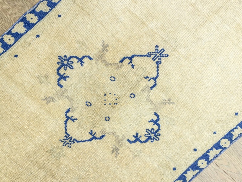 Vintage Oushak Wool Rug 3'4x5'1 ft – Handwoven Cream Blue Carpet for Entry Decor gallery