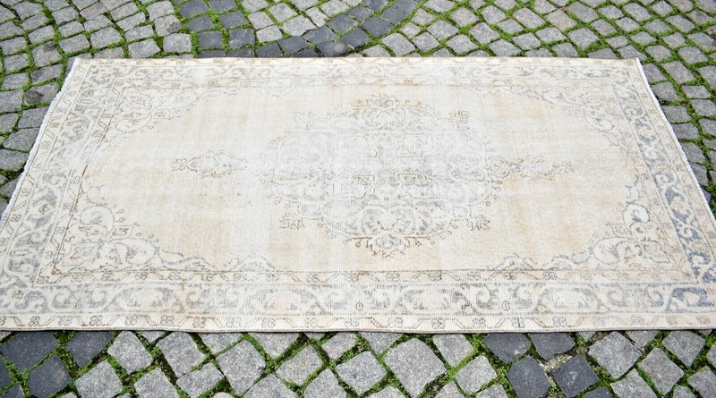 Turkish Rug 44'' x 84'' Vintage Anatolian Oushak Rug Muted Dye Hand-knotted Rug gallery