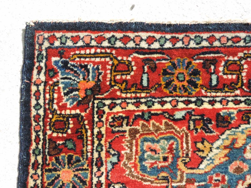 2x3ft. Handmade Antique Sarouk Wool Rug gallery