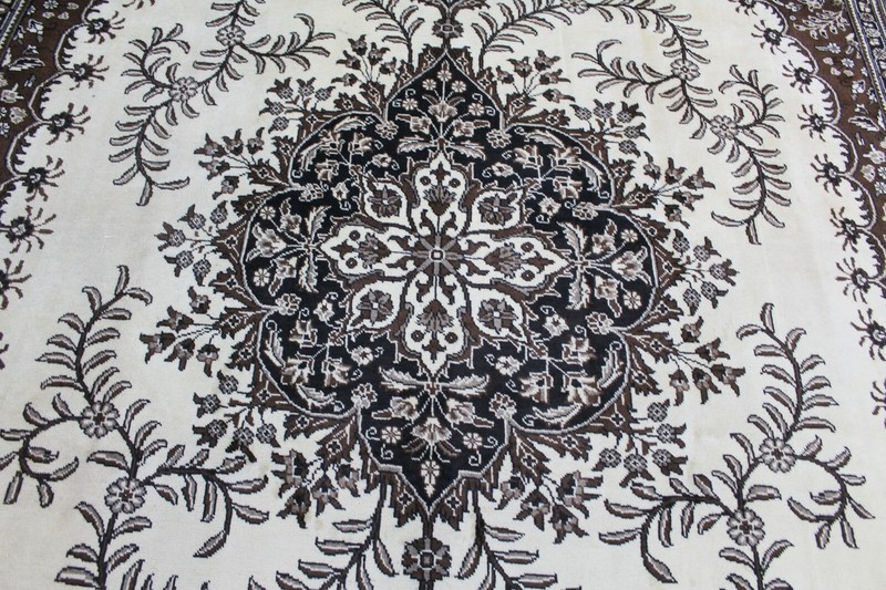 Large Handmade Oriental Wool Rug 400 x 310 cm (13’1” x 10’2”) Floral Medallion gallery